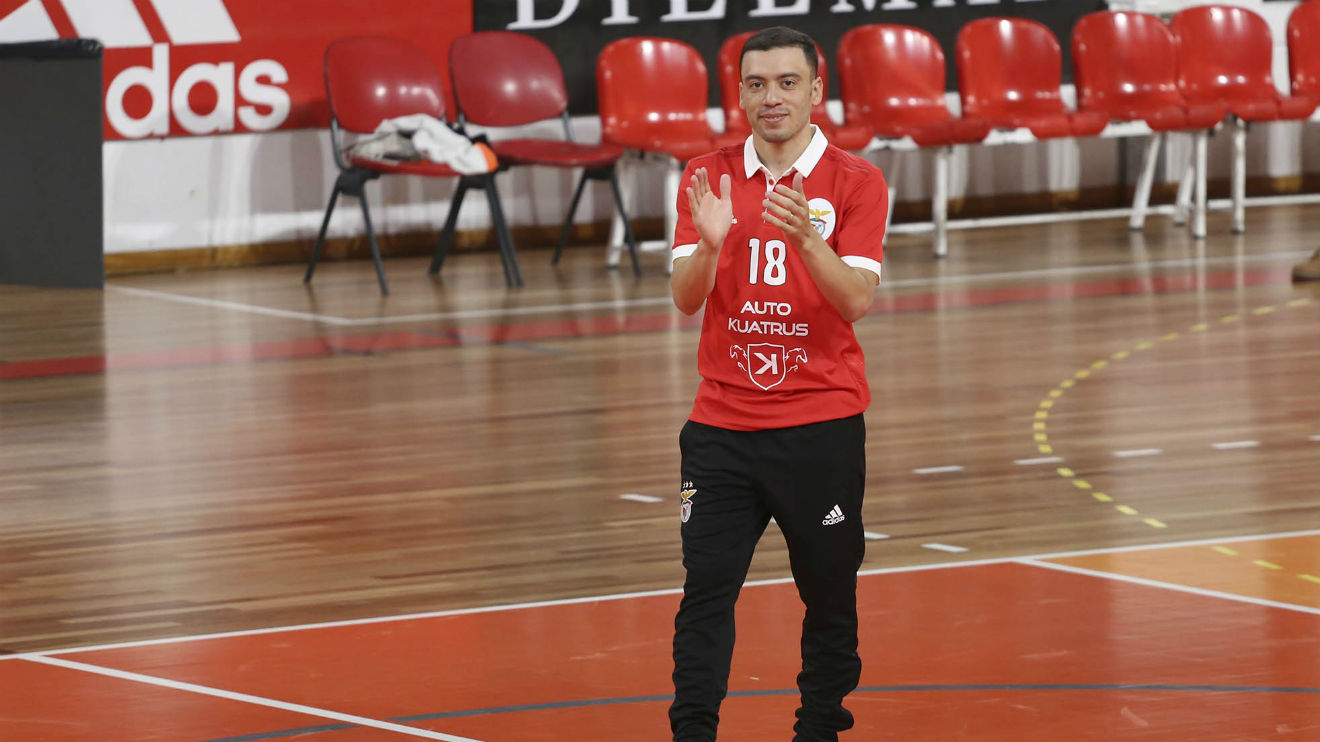 Fernandinho apresentação aos adeptos