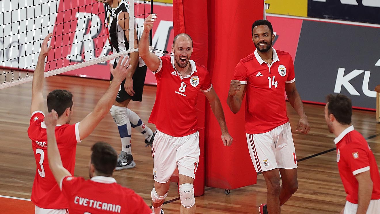 Festejos da equipa de Voleibol