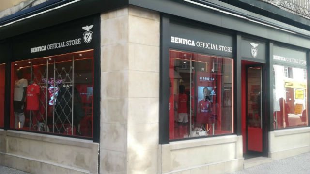 Loja do Benfica no Jardim do Regedor