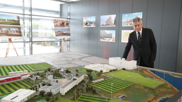 Presidente e Caixa Futebol Campus