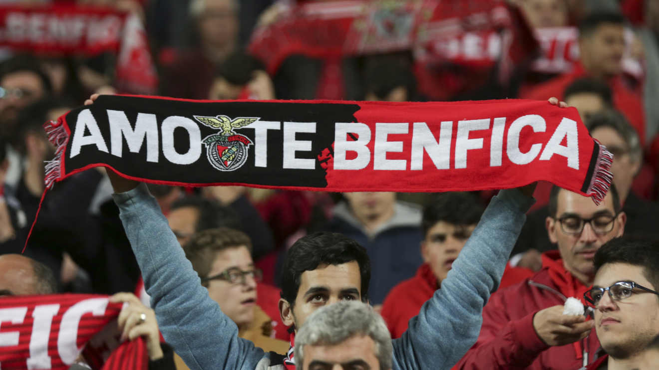 Adeptos do Benfica Onda Vermelha