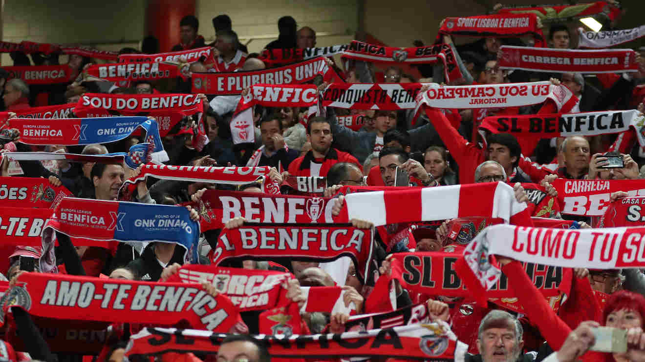 Adeptos do Benfica Onda Vermelha