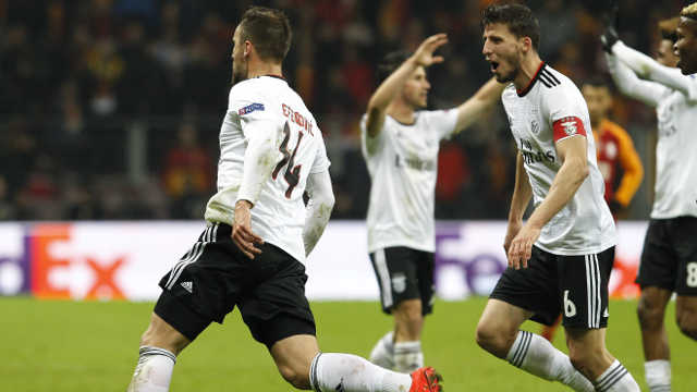 Seferovic e Rúben Dias