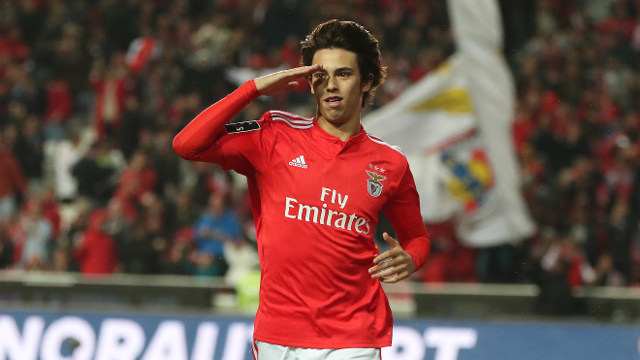 Jo&#227;o F&#233;lix a festejar um dos golos com o Mar&#237;timo