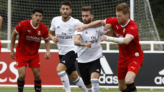 Jogo-treino com o Swindon Town