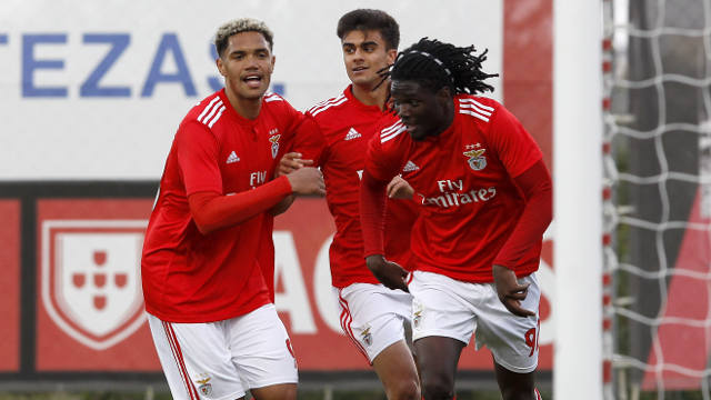 Festejos do Benfica B ante o Farense