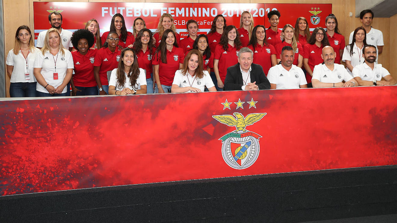 Apresentação futebol feminino
