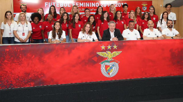 Apresentação futebol feminino