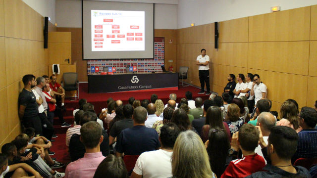 Apresenta&#231;&#227;o dos Iniciados B e C do Benfica 
