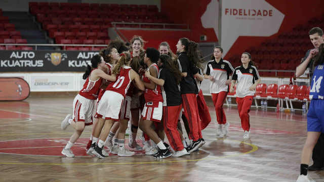 Equipa Sub-16 de basquetebol feminino