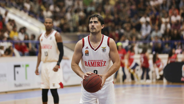Oliveirense-Benfica