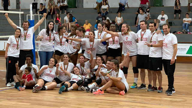 Equipa feminina de voleibol do Benfica