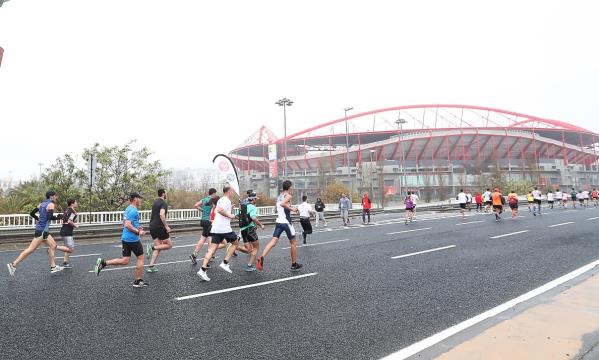 Participantes da 14.ª Corrida Benfica António Leitão