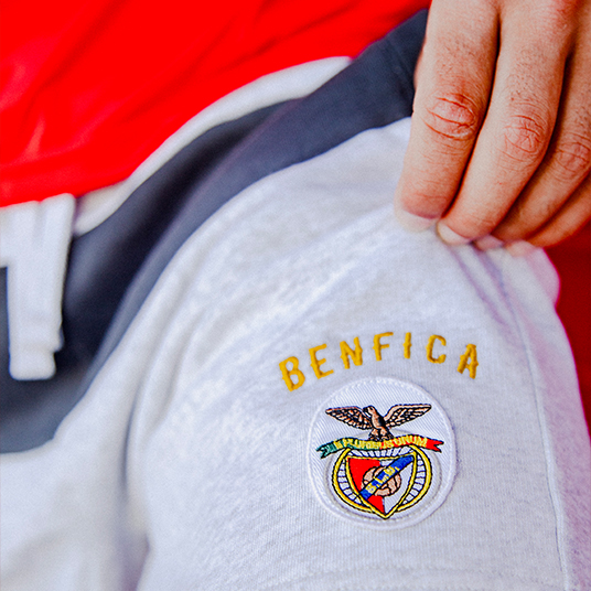 Moda Homem Calções Cinzentos Emblema Benfica Campus