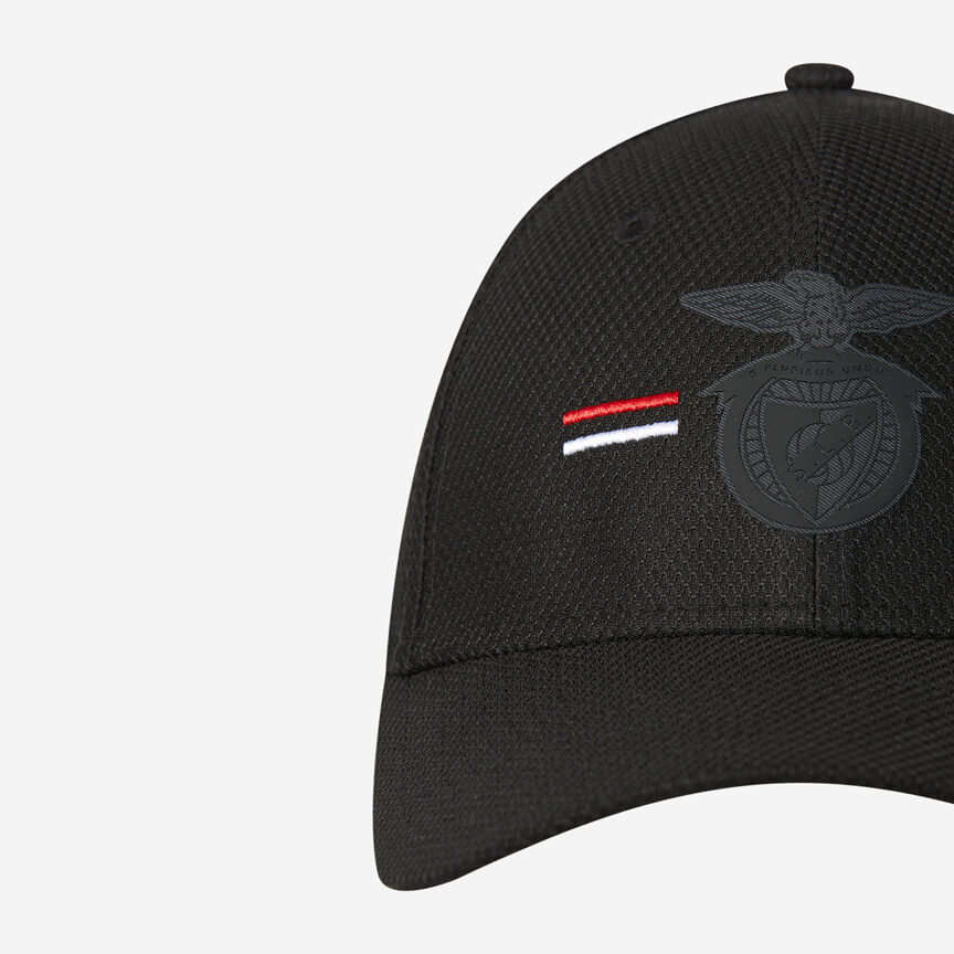 Gorra Negra Clásica con Emblema del SL Benfica