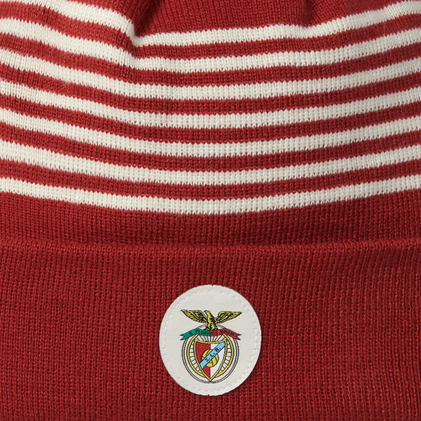 Gorro Burdeos a Rayas con Emblema Vintage SL Benfica